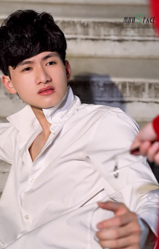 Đợi tôi ở quá khứ