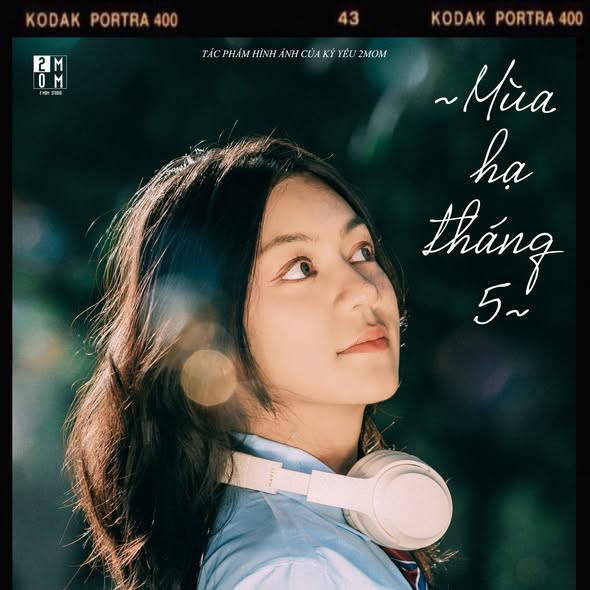 concept thanh xuân ở công viên với đồng phục Mỹ